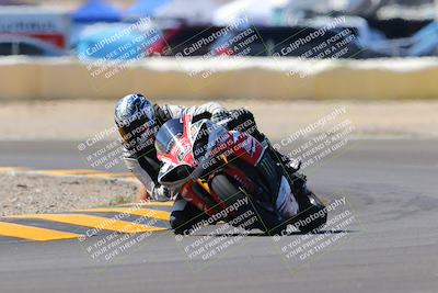 media/Oct-09-2022-SoCal Trackdays (Sun) [[95640aeeb6]]/Turn 2 (1110am)/